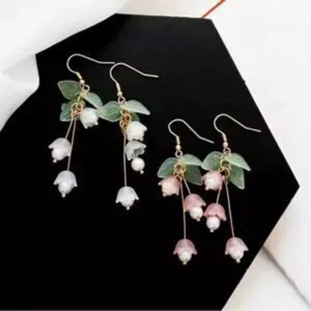 Beautiful Lilies Drop Earrings White and?Pink Color